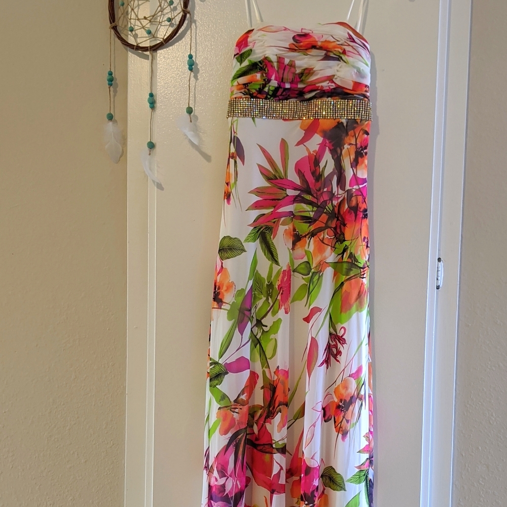 Lace-Up strapless Spring Gown